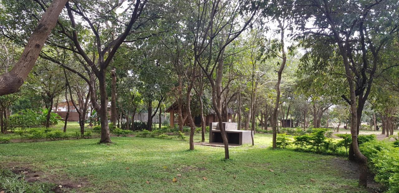 Barefoot Lodge And Safaris - Malawi Lilongwe Bagian luar foto